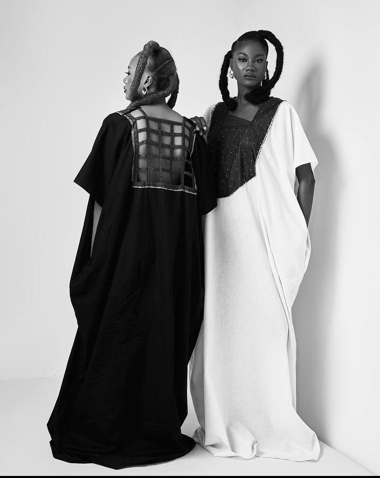 Kaba_Kage_Linen_Black_and_Ivory
